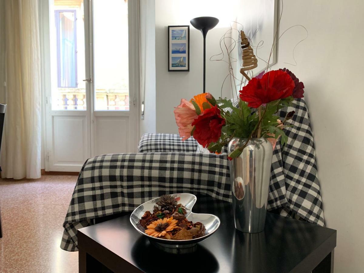 Temporary House Oberdan Apartment Bologna Bagian luar foto