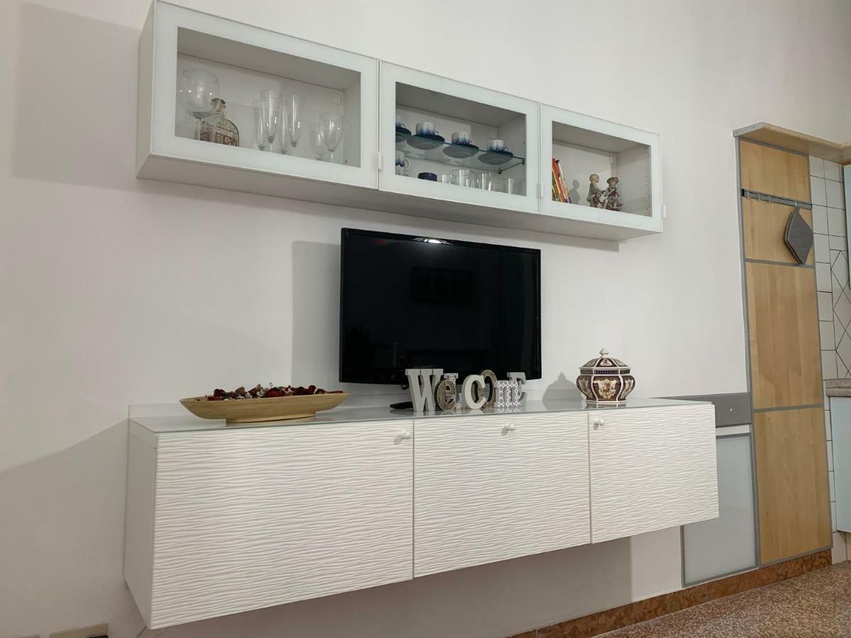 Temporary House Oberdan Apartment Bologna Bagian luar foto